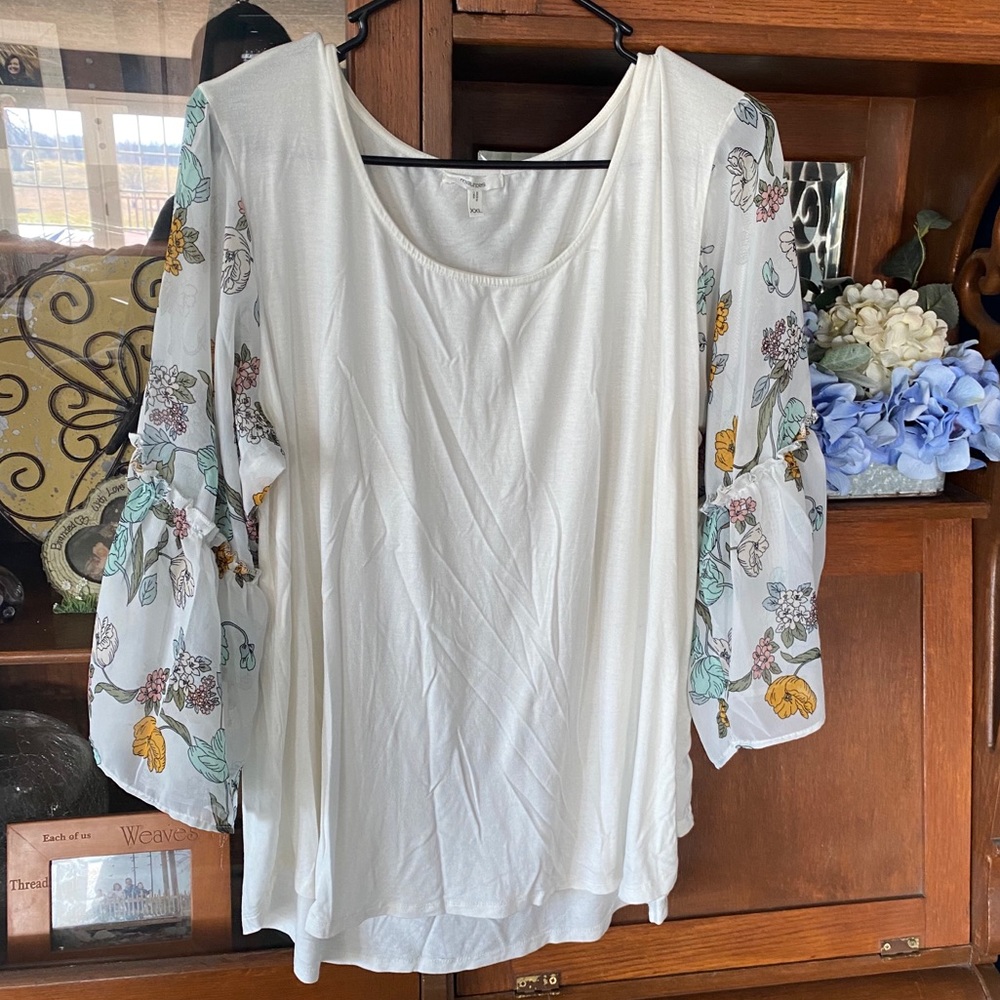 Like New Maurice’s XXL 3/4 bell sleeve top